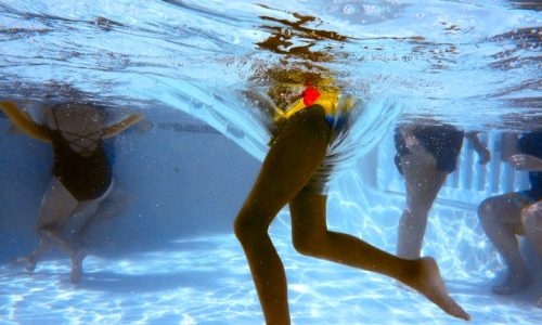 The flow between her legs. Underwater photography, Alan Powell 2018